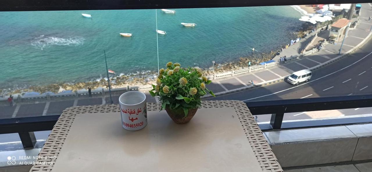 Apartmán شقةفاخرةبجليم على البحر مباشرة *
